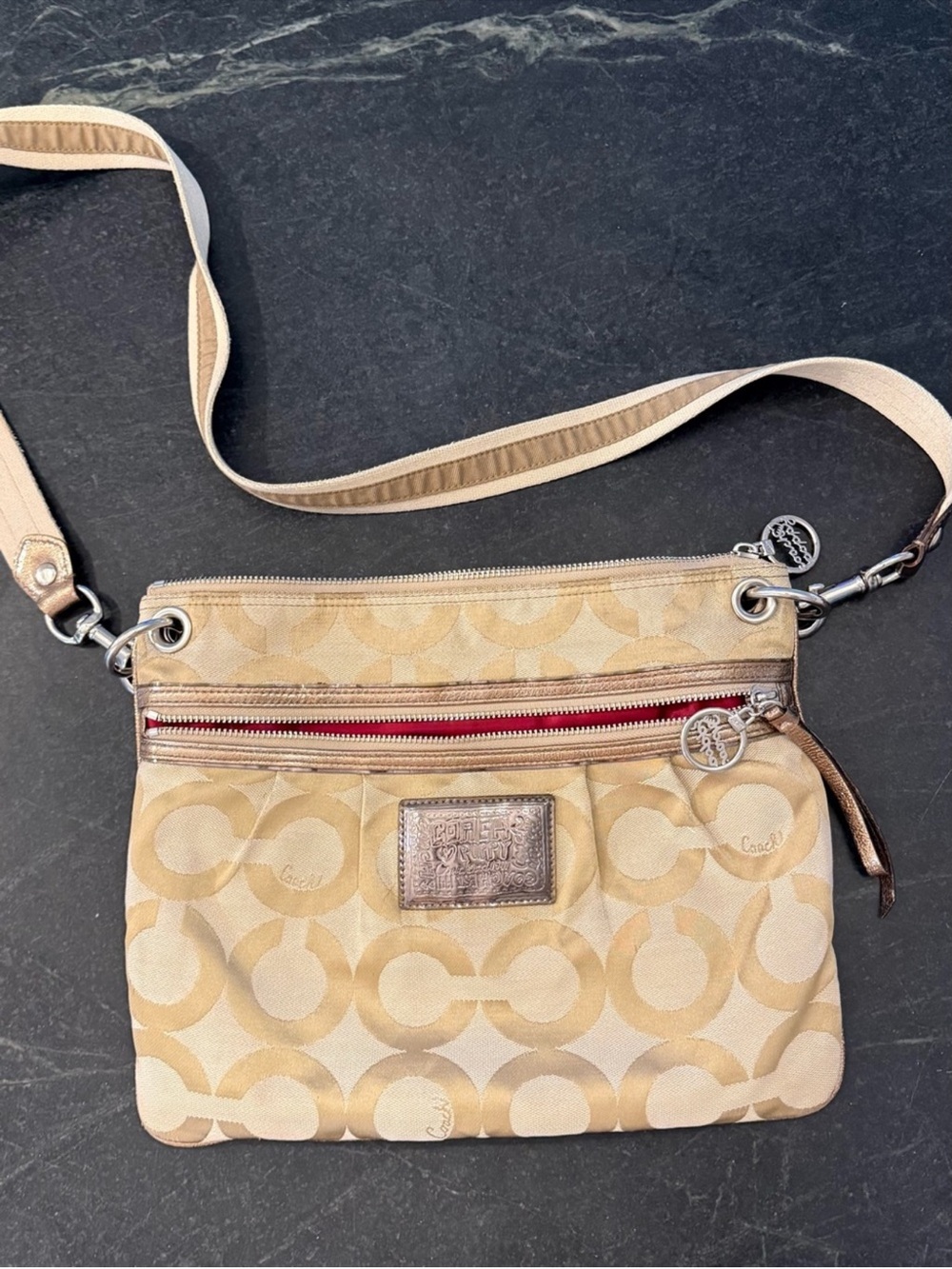 Coach Signature Canvas Crossbody Bag Tan Khaki Zip Travel Everyday Purse - Picture 2 of 9